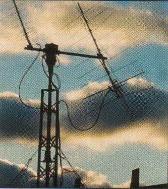 antennes 2m et 70cm pour communications par satellites: QST, Mars 2002